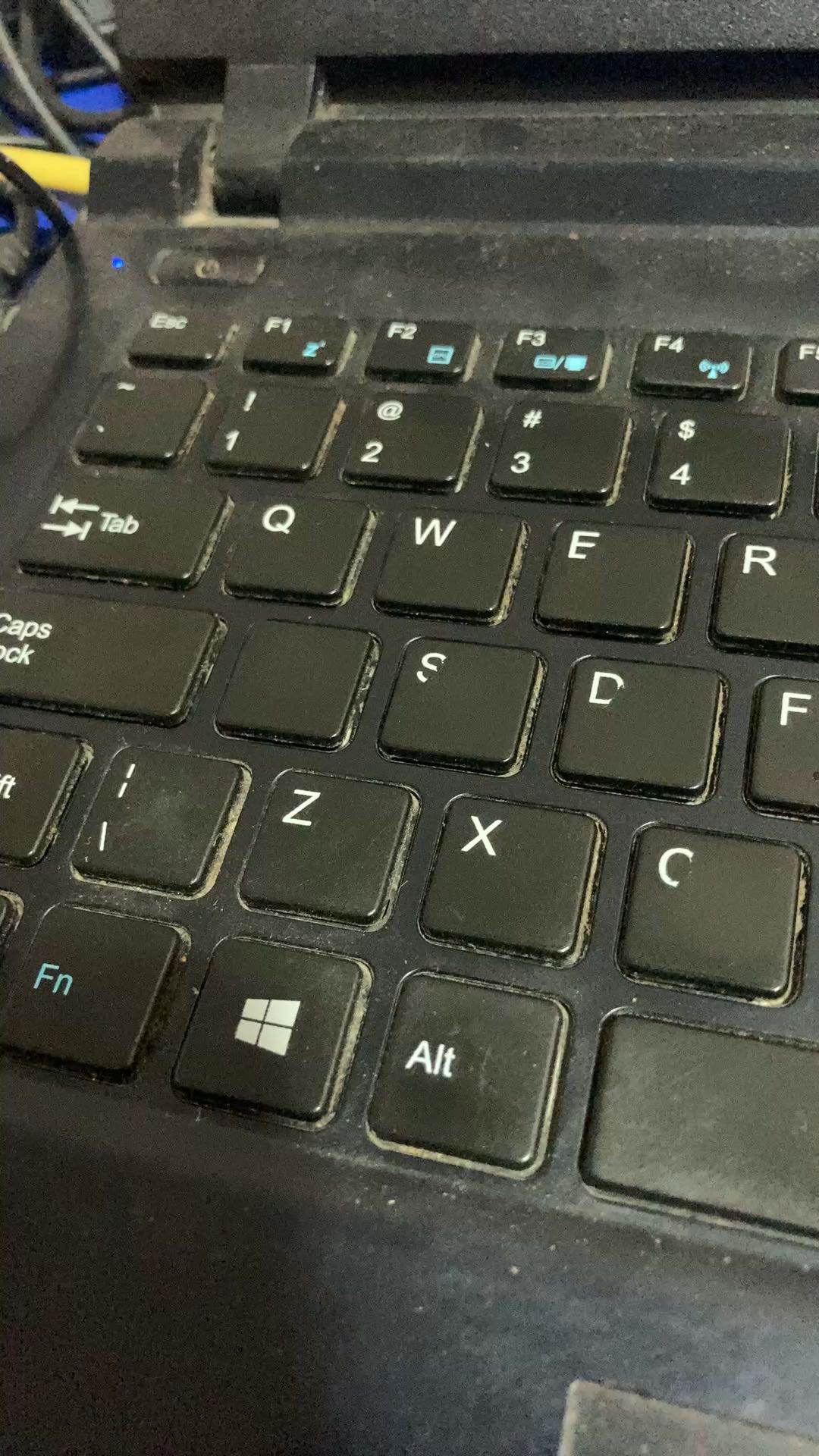 em